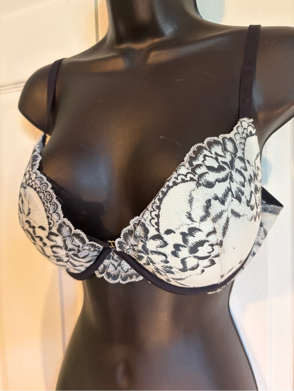 La SENZA Black and Ice grey Floral Lace Underwire Bra Beyond Sexy